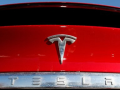 Tesla 1Q revenues 7 times more than year ago on strong sales