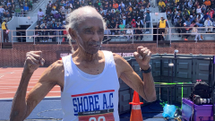 100-year-old Lester Wright delights crowd in 100-meter dash at Penn Relays