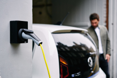 EO Charging makes the tiniest batterycharger on the market, broadens into the NZ market