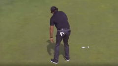 Phil Mickelson had a total crisis putting in the veryfirst round of the U.S. Open