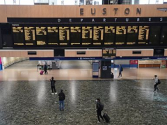 UK rail strike hairs commuters, pits employees versus govt