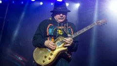 Carlos Santana collapses onstage after forgetting to consume or beverage water