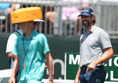 See: Aaron Rodgers drainspipes eagle putt to surface American Century Championship