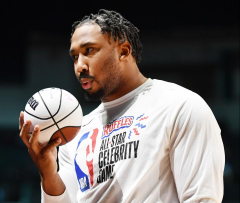 In complete consistent, Myles Garrett warms up with Cavs Summer League group