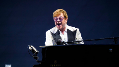 Elton John starts last U.S. dates of goodbye trip with set list surprises and singaglongs