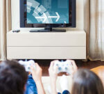 Playing video videogames boosts brain activity, choice making