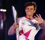 Commonwealth Games: Tom Daley demonstrations anti-LGBT laws at opening event