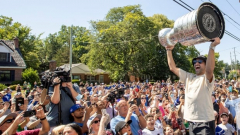 Nazem Kadri commemorates Stanley Cup win with the London Muslim neighborhood that constantly backed him