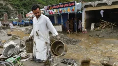 Deaths from flooding in Pakistan’s monsoon season near 1,000