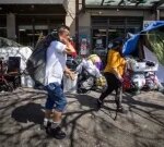 City personnel start eliminating campingtents from Vancouver’s Downtown Eastside