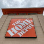 House Depot posts record earnings, income; sticks to outlook