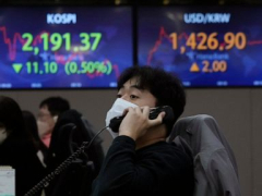 Asian stocks fall ahead of UnitedStates inflation upgrade
