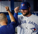 John Schneider concurs to 3-year offer to stay Blue Jays supervisor