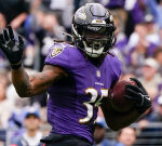 Dream football sizzlers, fizzlers: Ravens get back on the Gus (Edwards) bus