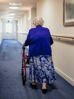Aged care employees get 15 per cent pay increase however unions caution it won’t end ‘crisis’