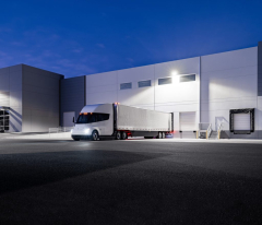 Tesla simply drove their Semi 800km on a single charge, with a gross weight of 36,000kg