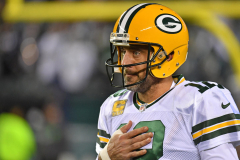 Packers QB Aaron Rodgers states he suffered injury to ribs vs. Eagles