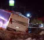 2 eliminated, several guests hurt after bus clashes with carsandtruck northeast of Quebec City