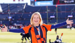 Angela Kinsey from ‘The Office’ wentto the Broncos videogame Sunday