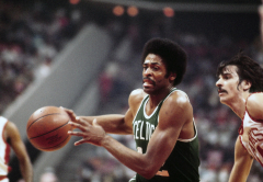 On this day: Chaney-Washington-Scott trade; most FGAs in one videogame