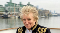 ‘I’ve lost 2 of my finest mates’: Music excellent Sir Rod Stewart rocked by double catastrophe