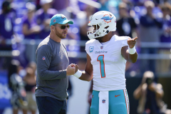 Dolphins QB coach Darrell Bevell to interview for Jets’ OC task