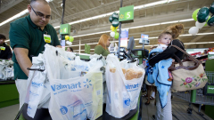 Truth check: Walmart shops in Colorado, New York, Connecticut dropping single-use bags in 2023