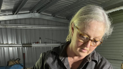 Meet the Aussie mum altering ladies’s cricket in her yard shed