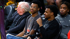 Phil Knight got a heap of appreciation for NOT viewing LeBron’s record-breaking shot through his phone
