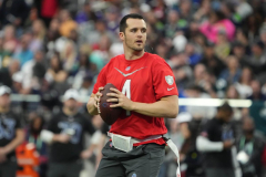 In the right circumstance, Derek Carr might put a group over the leading