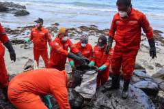 Lots ill after Philippine oil spill
