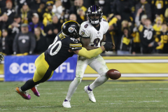 Ravens tag QB Lamar Jackson and groups pull out of the market