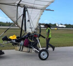 2 Cuban migrants fly into Florida on hang glider