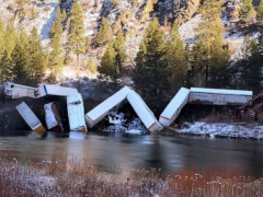 About 25 train vehicles thwart in Montana, no injuries reported