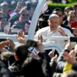 Pope appeals to Hungarians to be ‘open’ to migrants