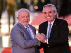 Argentina’s Fernandez looksfor dollar relief from Brazil’s Lula