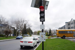 Quebec traffic light benefits great behaviour