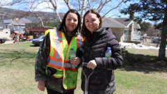 Hundreds of volunteers provide flood victims a assisting hand in Baie-Saint-Paul, Que.