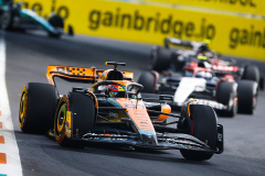 McLaren F1 வாகனம் ஆஃப்-பிரேக் மற்றும் ஆஃப்-த்ரோட்டில் மண்டலங்களில் மிகவும் பலவீனமானது