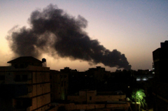 Air strikes shake Khartoum as Sudan competitors concur 1-week ceasefire