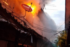 Fire in Thon Buri damages 40 houses