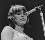 Astrud Gilberto, vocalist behind The Girl from Ipanema, dead at 83