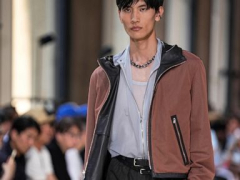Anderson’s couture craftmanship mesmerizes at Loewe for Paris males’s style week