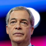 UK banking employer asksforgiveness to populist politicalleader Farage over the closure of his account