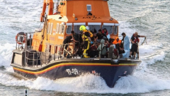 6 dead, lots saved after migrant boat capsizes in English Channel