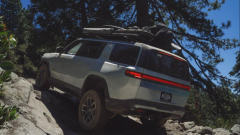 Rivian beats Jeep with a Rubicon-tackling electrical SUV
