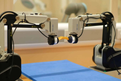 Tactile dual-arm robotic attains bimanual jobs utilizing AI