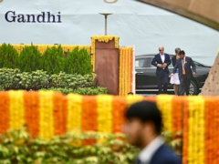 G20 leaders pay their appreciates at Gandhi memorial on the last day of the top in India