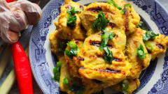 Duncan Lu reveals how to make scrumptious Vietnamese lemongrass chicken banh mi