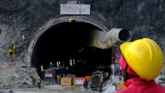 Rescuers shot brand-new technique to totallyfree 41 employees caught in Indian tunnel collapse for 2 weeks